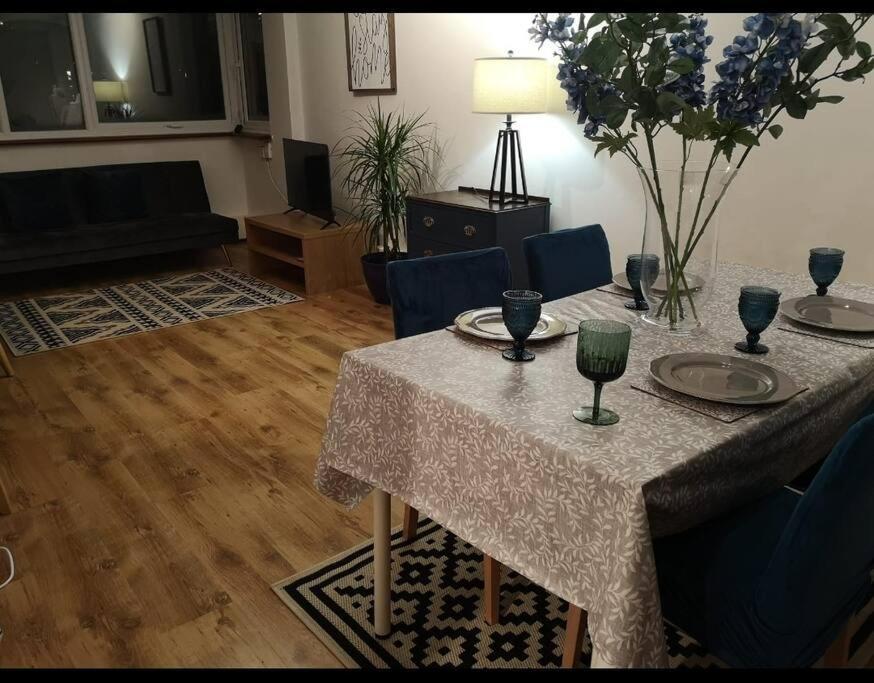 2 Bed Flat, Bounds Green, Piccadilly Line, London N11 Eksteriør bilde